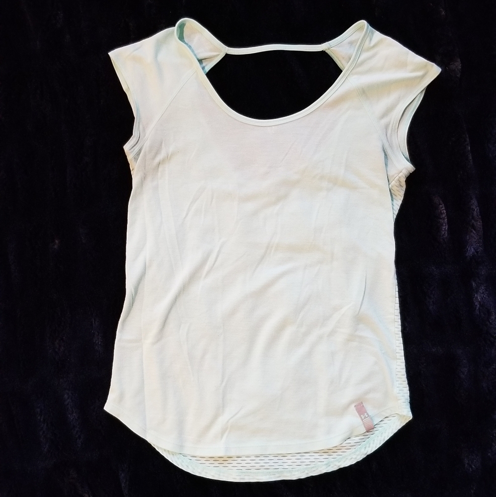 UA fly by mesh open back t shirt